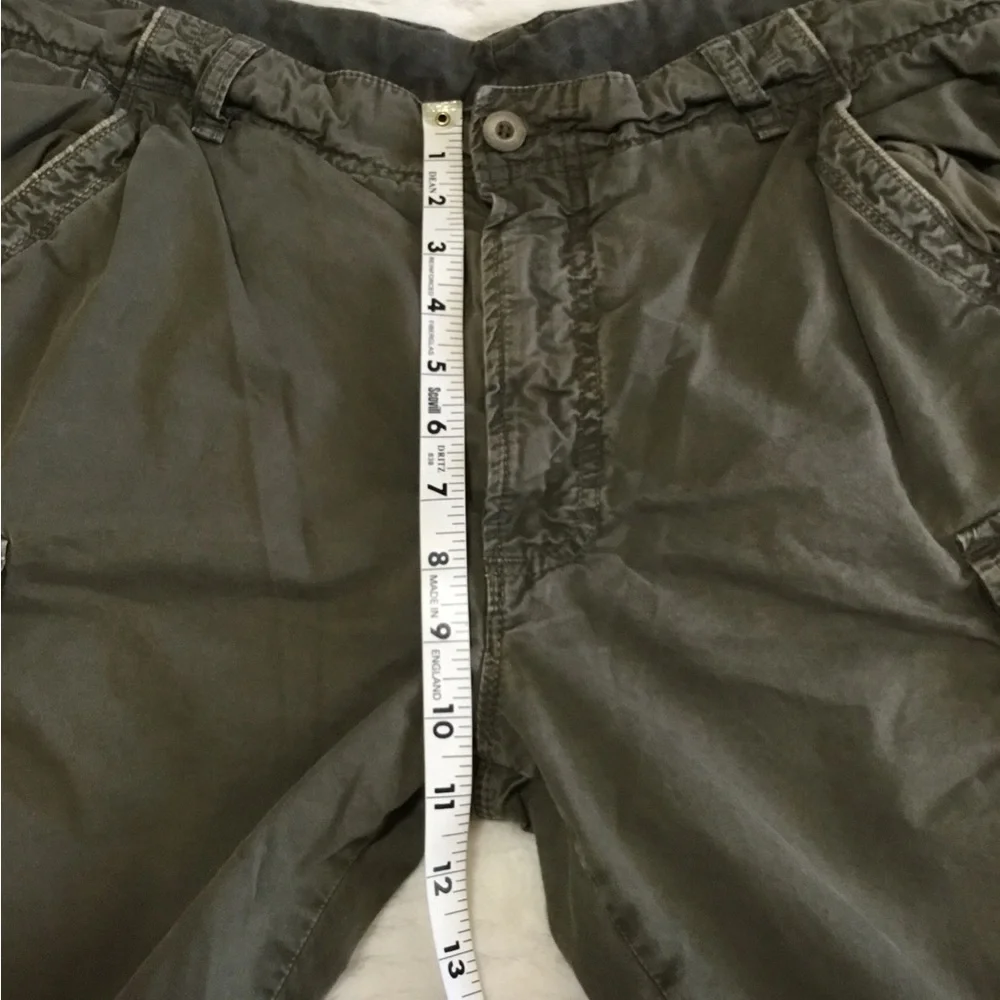 Perfection green cargo shorts size 52 / US36-38 - Picture 5 of 9